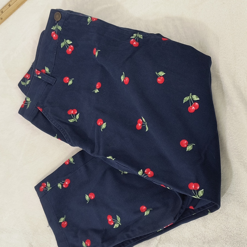 Woman Within Blue Cherry Print Capris NWT Size 12 - Picture 1 of 5